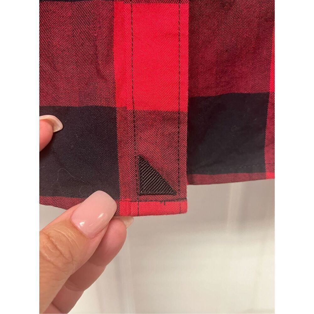 UNTUCKit Dylan Red & Black Buffalo Check Black Pearl Snap Button Down Shirt sz 0 - Picture 6 of 9